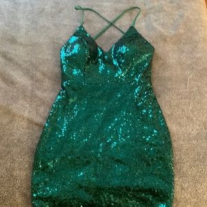 Homecoming dress green sequence never worn